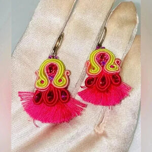 🌺  Beautiful earrings. Handmade in Peru 🇵🇪🌺